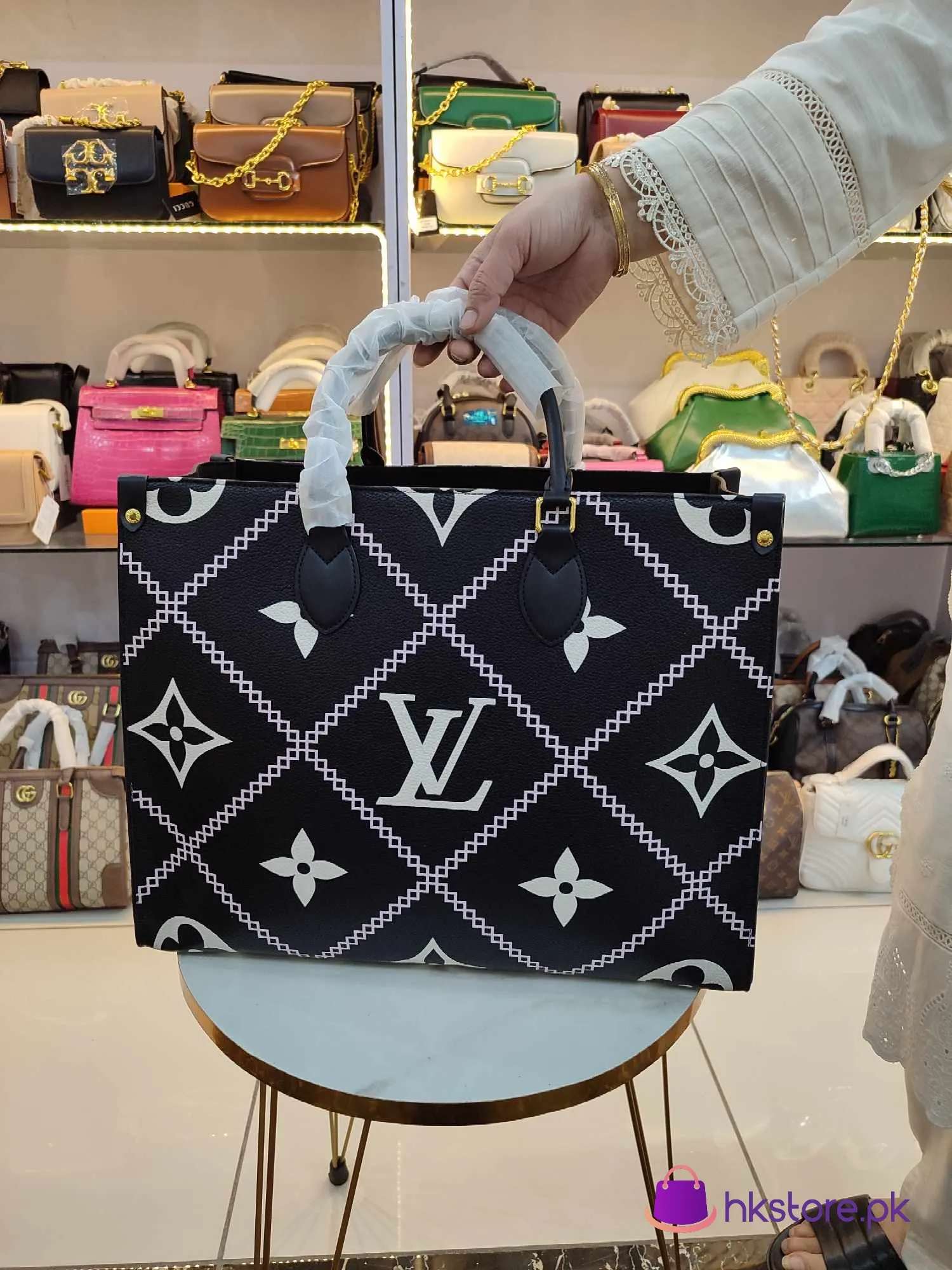 Louis Vuitton On The Go Gm 