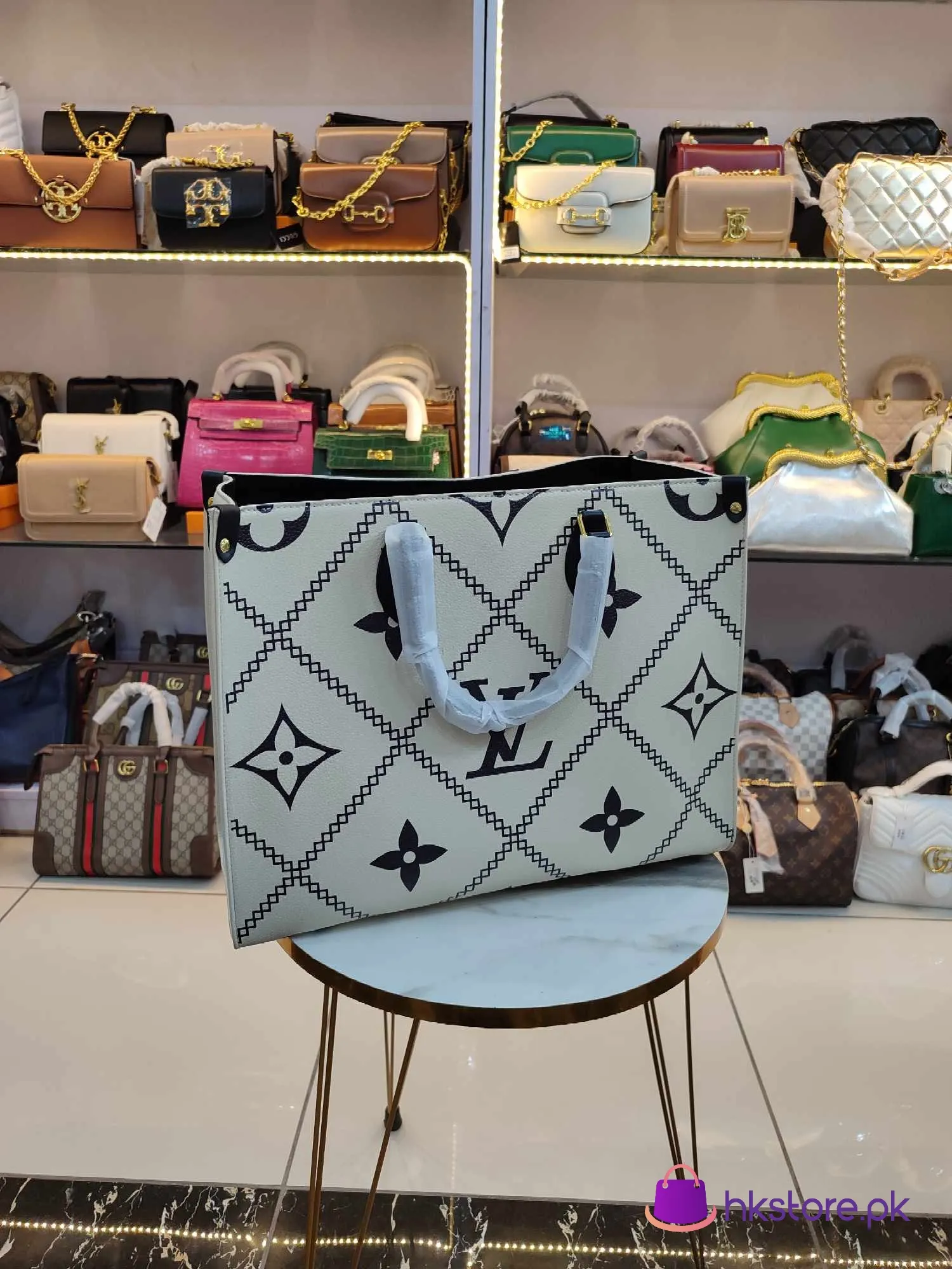 Louis Vuitton On The Go Gm 