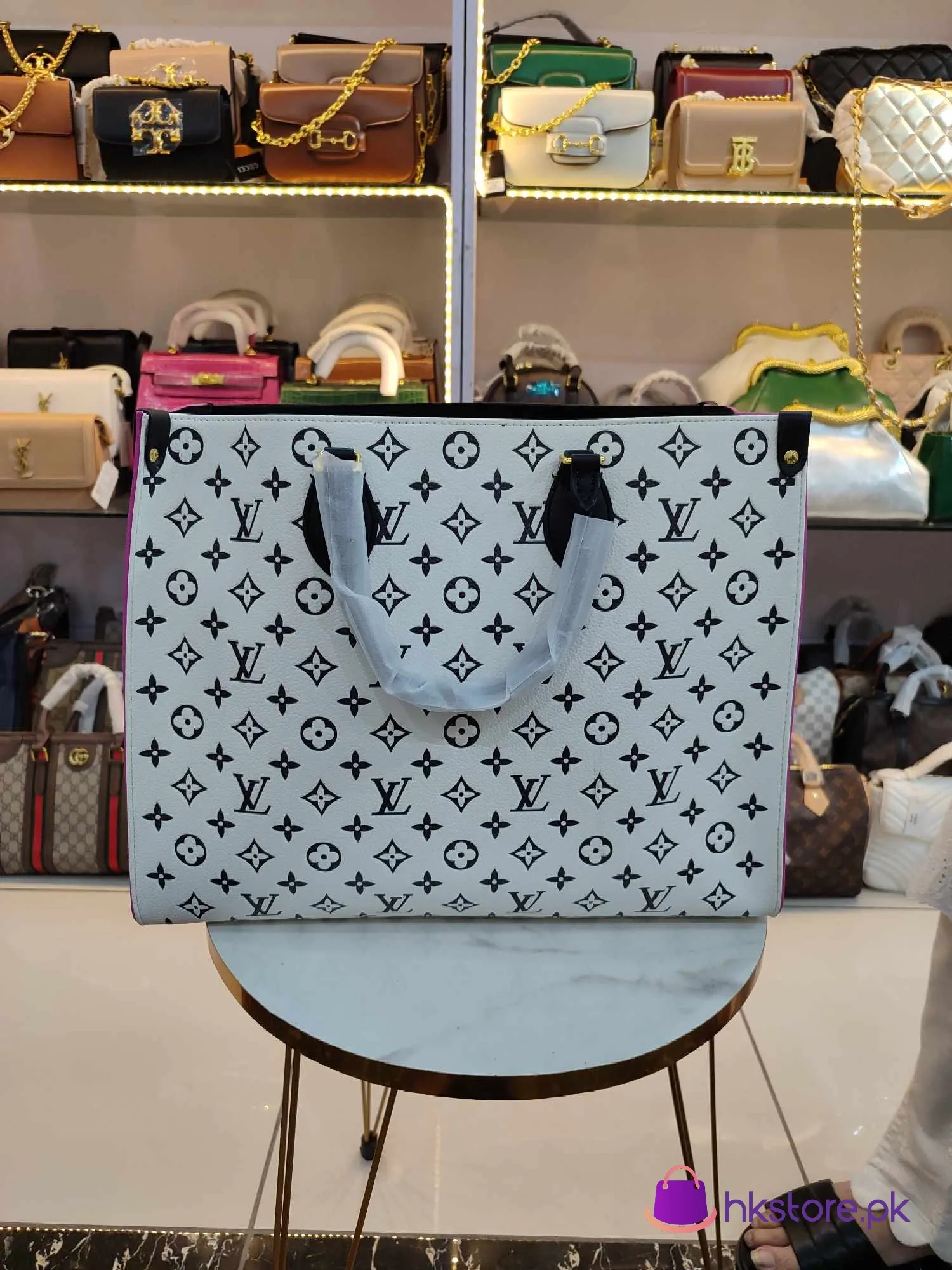 Louis Vuitton On The Go Gm