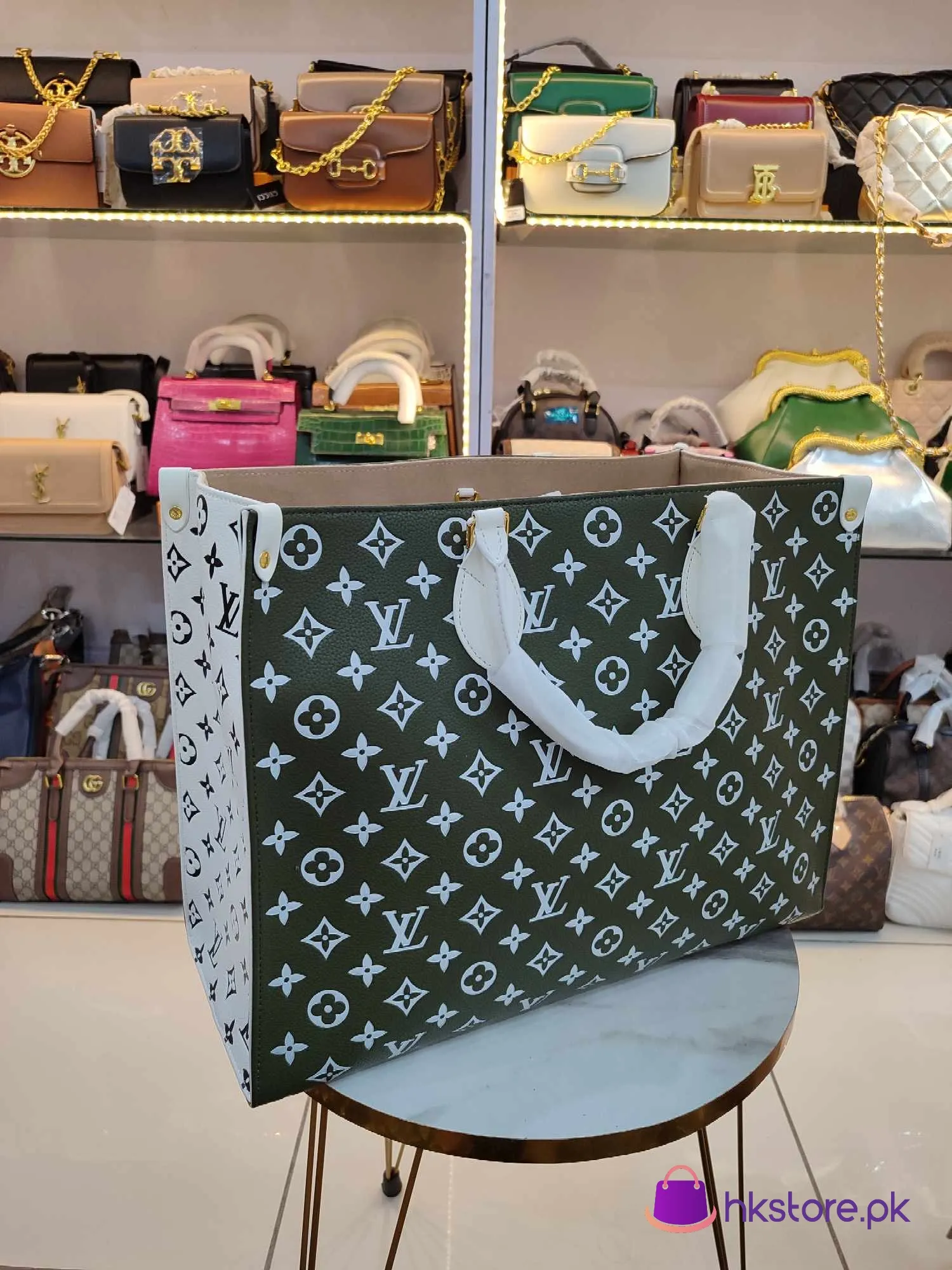 Louis Vuitton On The Go Gm